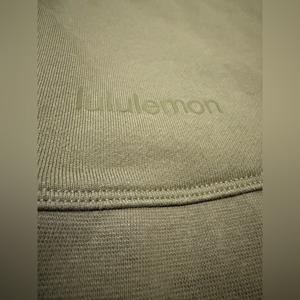LuluLemon Perfectly Oversized Crew In Green Size Medium/ Large - Picture 9 of 9